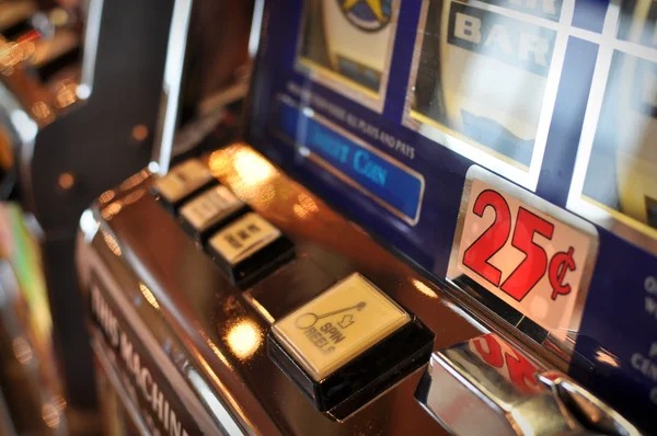 Betting options on the slip Betting slip interface with Banker, Player, Tie, and Golden Toad side-bet selections